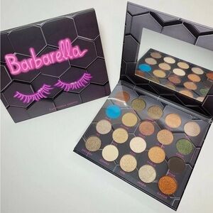 NWT🌸 Babarella 20 pan eyeshadow pallet by Bee Beauty